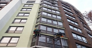 Установка крыши на балкон Шахты цена от 1054 руб. м/2.